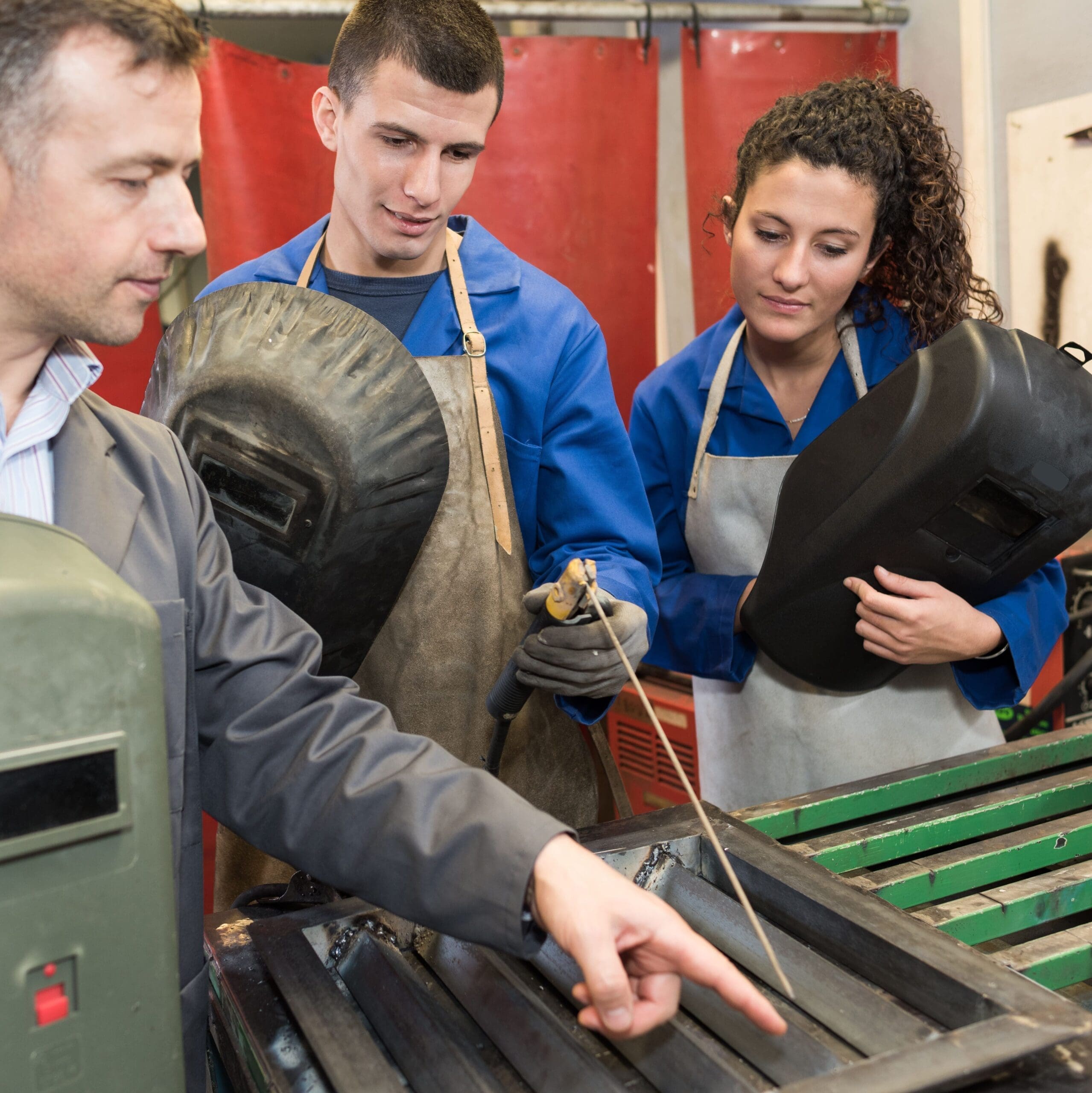 students working together in workshop
